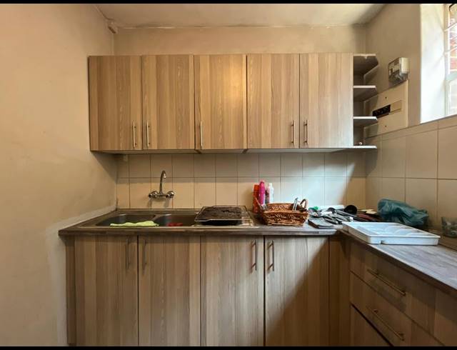 2 BEDROOM APARTMENT FOR SALE IN FLORIDA LAKE